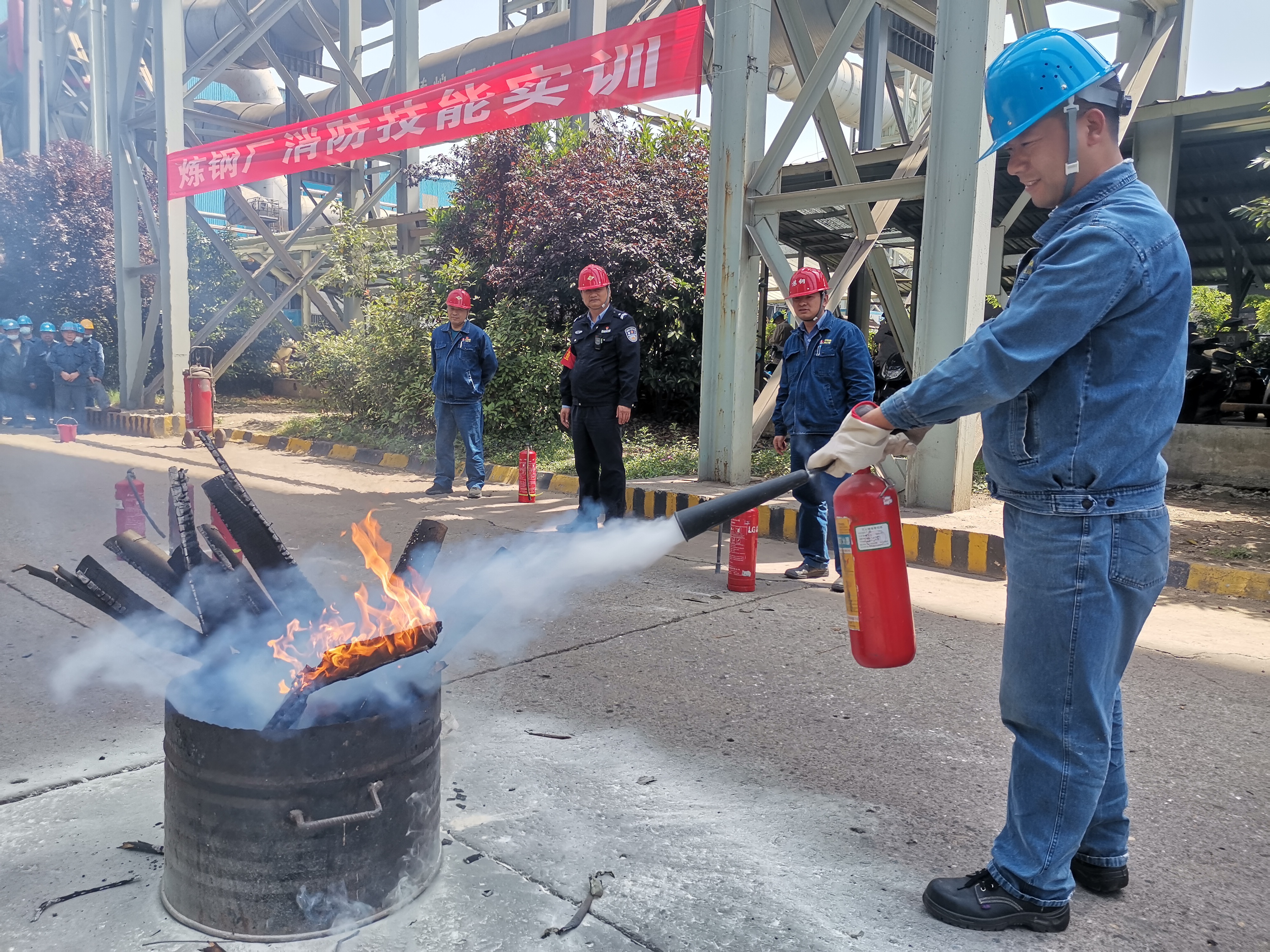 下足“繡花”功夫，共繪安全“錦繡河山”